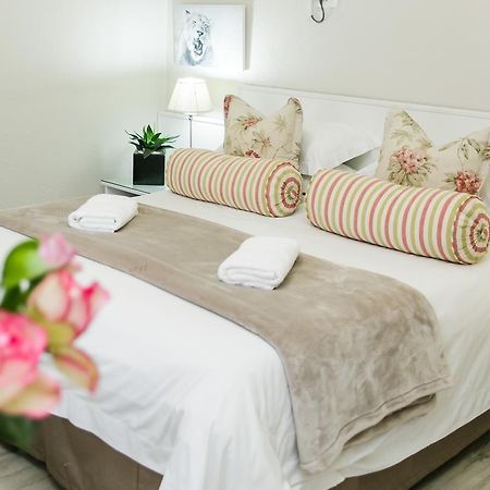 Wagon Wheel Country Lodge Beaufort West Exterior foto