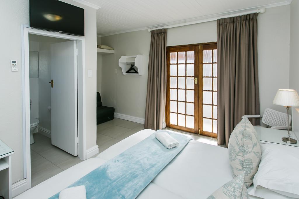 Wagon Wheel Country Lodge Beaufort West Exterior foto