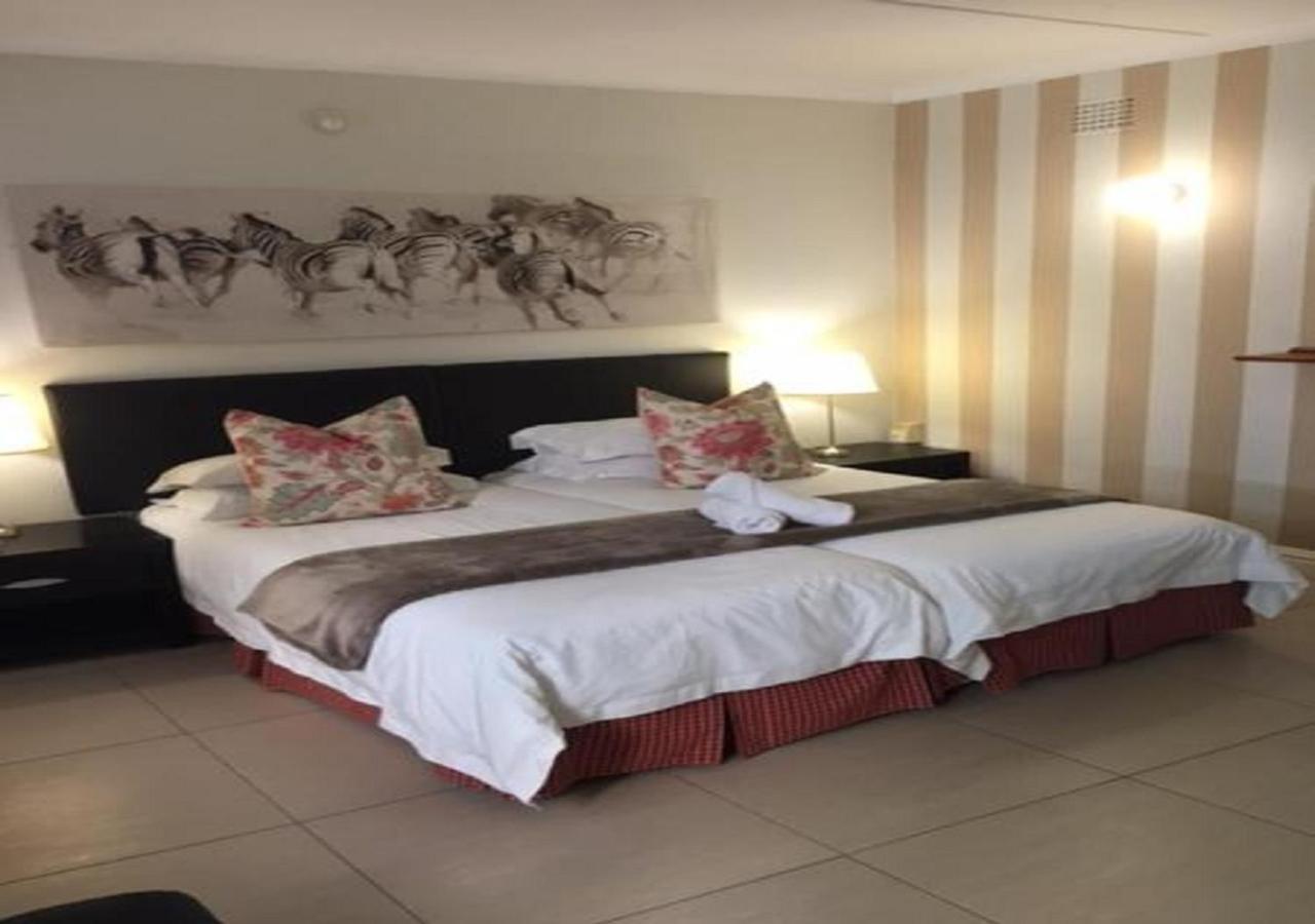 Wagon Wheel Country Lodge Beaufort West Exterior foto
